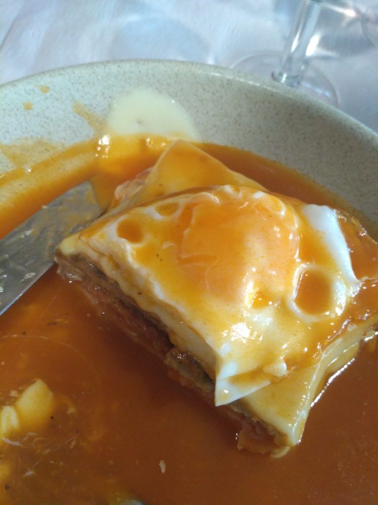 Francesinha - Qué ver en Oporto en 1 día