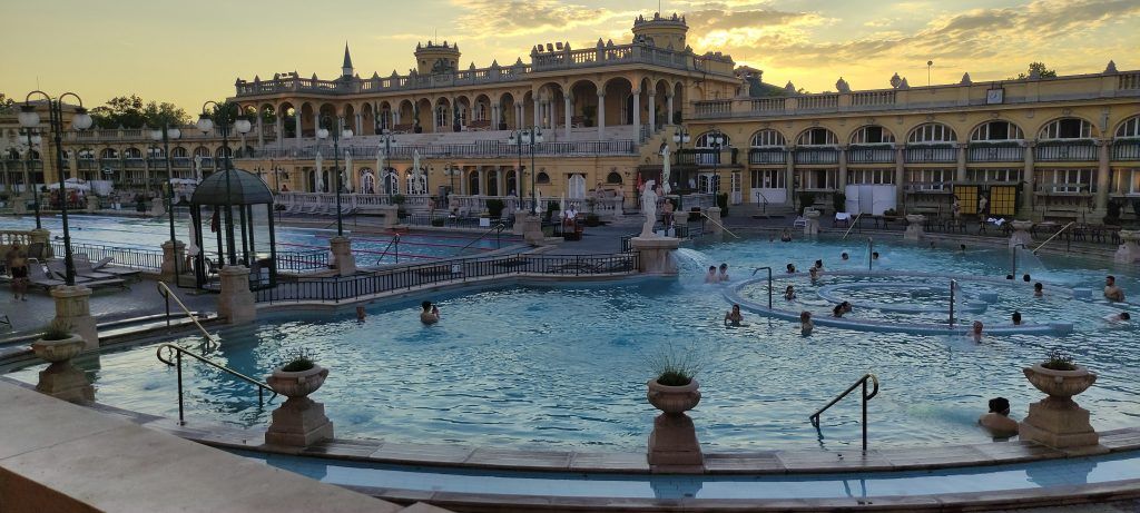 Baños Széchenyi - Qué ver en 1 día en Budapest