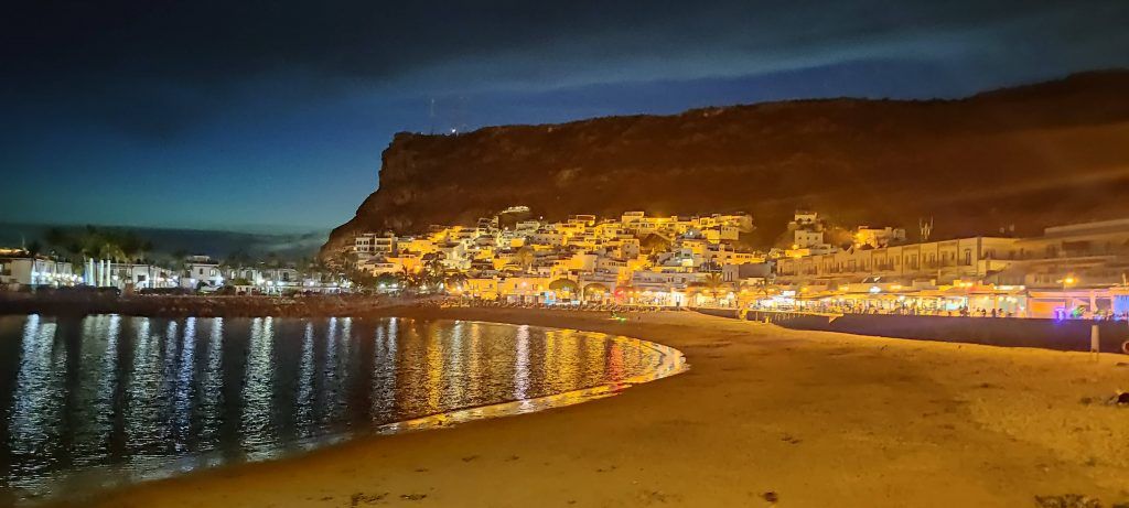 Puerto de Mogán de noche en nuestro día 2 explorando Gran Canaria