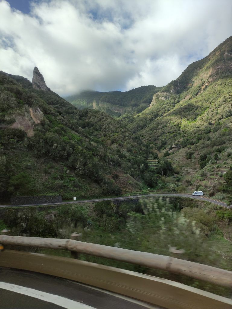 Paisaje de la Gomera desde el autobús